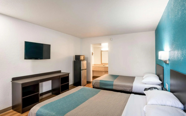 photo 5 of Motel 6 Lexington, KY - Airport