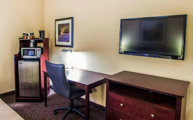 photo 4 of Quality Inn & Suites Peoria North