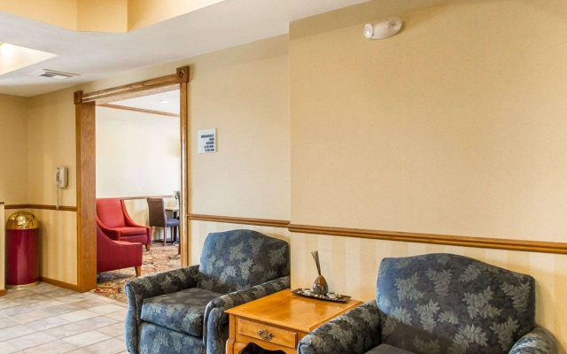 photo 5 of Quality Inn Pontiac