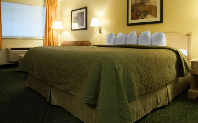 photo 2 of Quality Inn Santa Rosa
