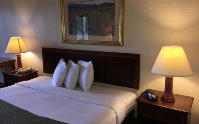 photo 2 of Sawgrass Inn & Conference Center