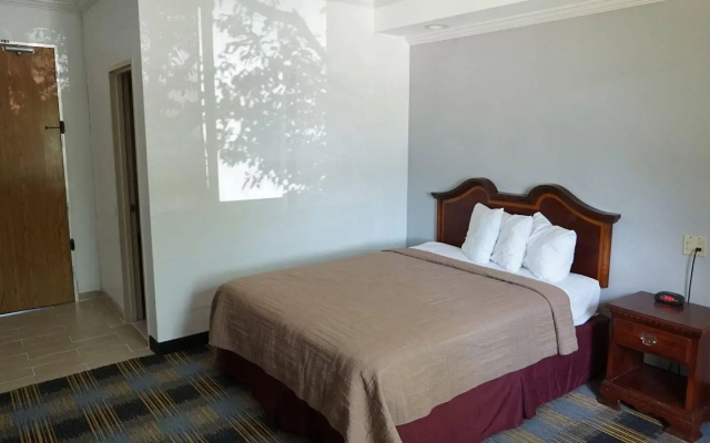 photo 5 of Riverview Inn & Suites