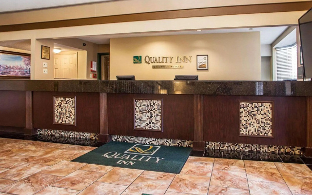 photo 2 of Quality Inn Saint Louis Airport