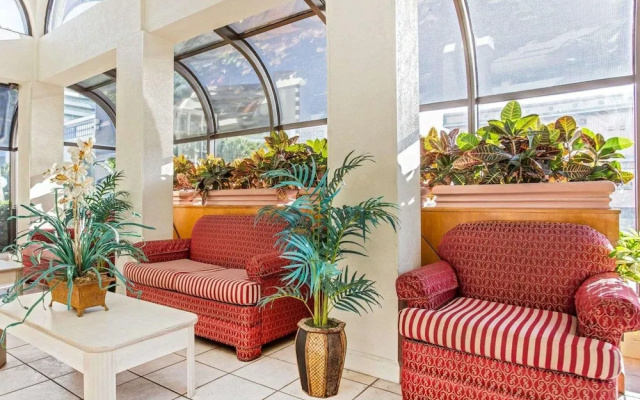 photo 2 of Quail Inn & Suites