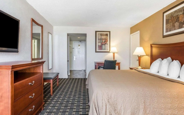 photo 3 of Quail Inn & Suites