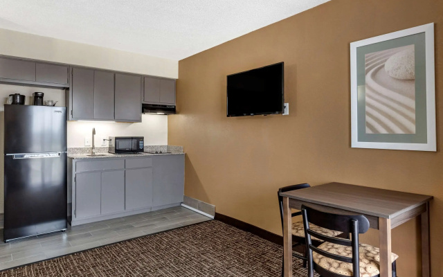 photo 4 of Quality Inn & Suites