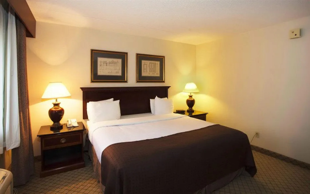 photo 4 of Days Inn & Suites by Wyndham Omaha NE