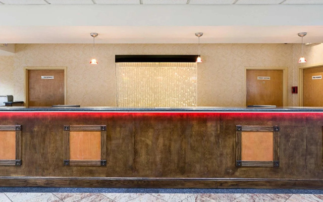 photo 2 of Quality Inn & Suites