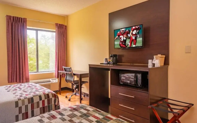 photo 4 of Quality Inn and Suites Airport