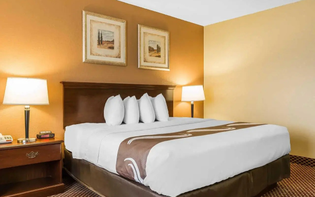 photo 4 of Quality Inn & Suites Bloomington