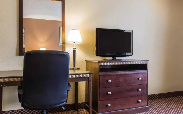 photo 5 of Quality Inn & Suites Bloomington