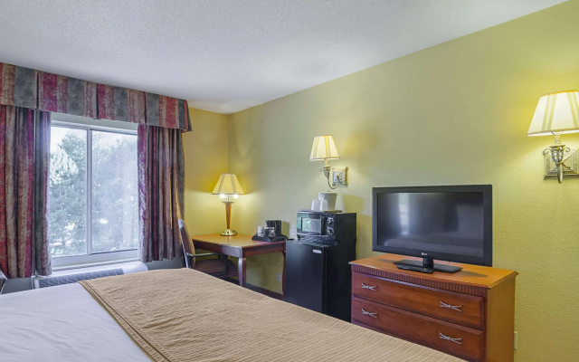 photo 2 of Quality Inn & Suites (Durham)