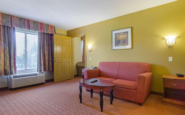 photo 3 of Quality Inn & Suites (Durham)