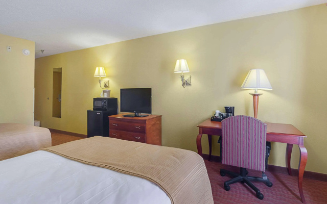 photo 4 of Quality Inn & Suites (Durham)
