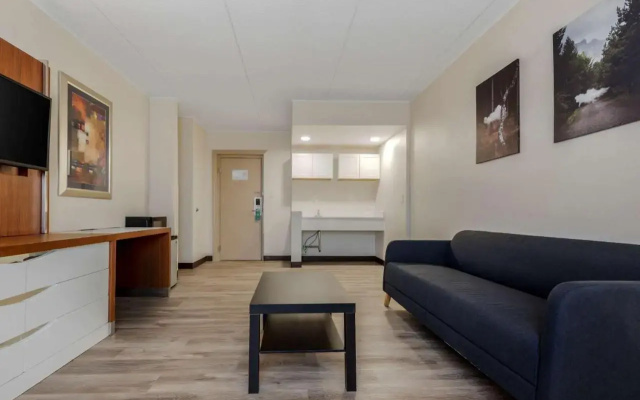 photo 4 of Quality Inn & Suites New Hartford - Utica