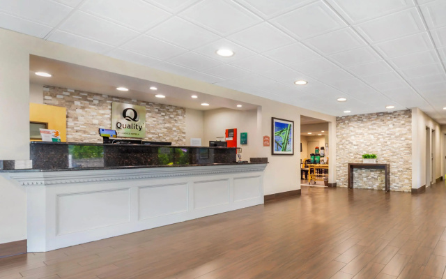 photo 2 of Quality Inn & Suites NJ State Capital Area
