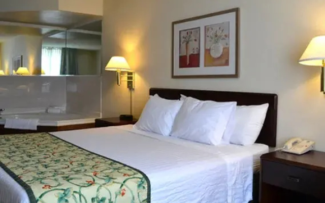 photo 4 of Holiday Inn Spartanburg Northwest