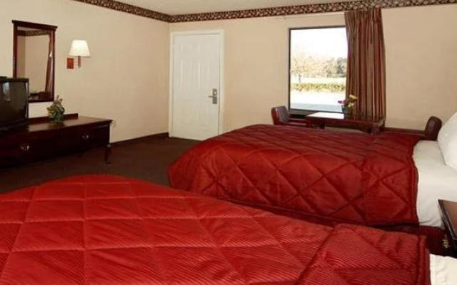 photo 2 of Quality Inn & Suites West - Energy Corridor