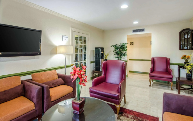 photo 2 of Quality Inn Tanglewood