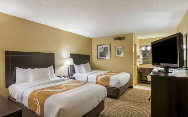 photo 3 of Quality Inn University