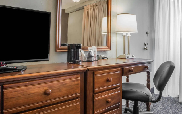 photo 4 of Quality Inn University Center