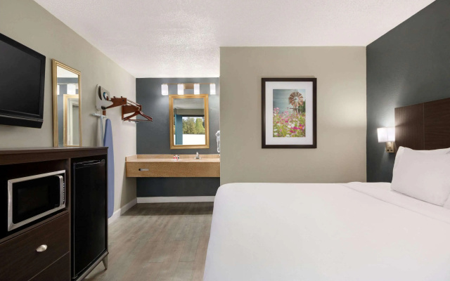 photo 4 of Baymont by Wyndham Wilmington