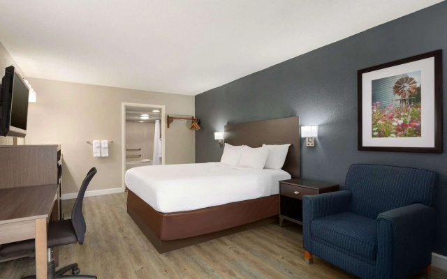 photo 5 of Baymont by Wyndham Wilmington