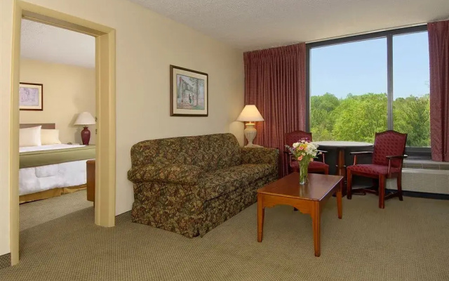 photo 2 of Quality Suites