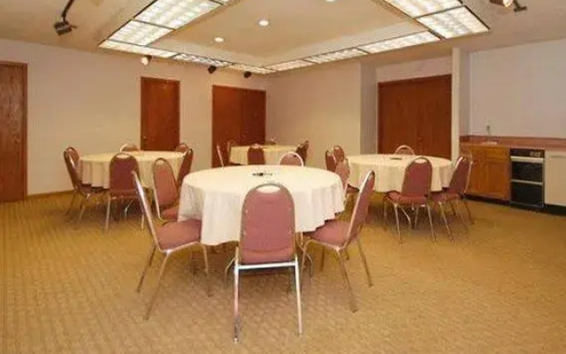 photo 2 of Quality Suites