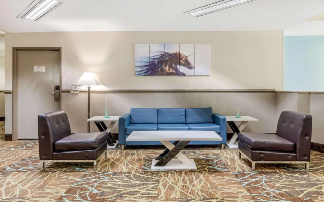 photo 5 of Quality Suites Kansas City International Airport