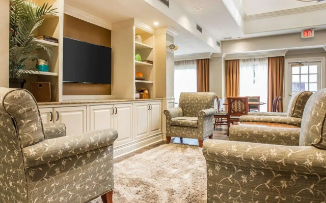 photo 2 of Quality Suites Atlanta Buckhead Village North