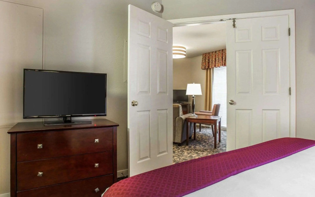 photo 4 of Quality Suites Atlanta Buckhead Village North