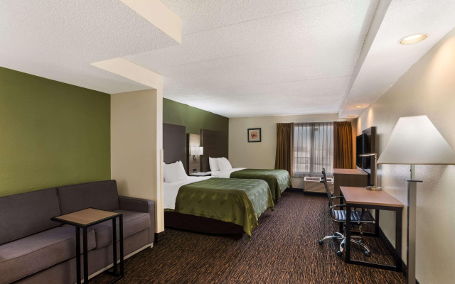 photo 4 of Quality Suites Milwaukee Airport
