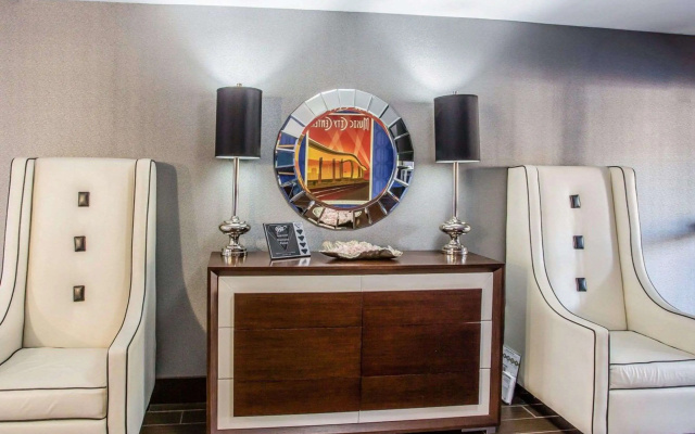 photo 2 of Quality Suites Nashville Airport