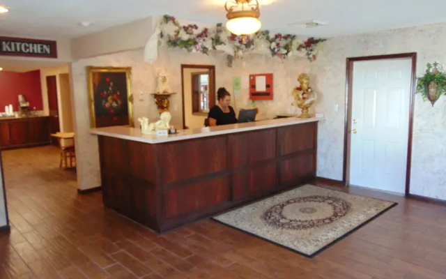 photo 2 of Candlelight Inn