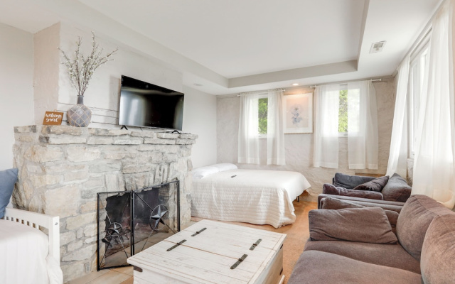 photo 3 of Wooded Apt w/ River Views, 3 Mi to Dtwn Cincinnati