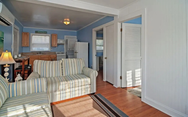 photo 2 of Quiet Cottage < 1/2 Mi to Gulf Coast & Boardwalk!