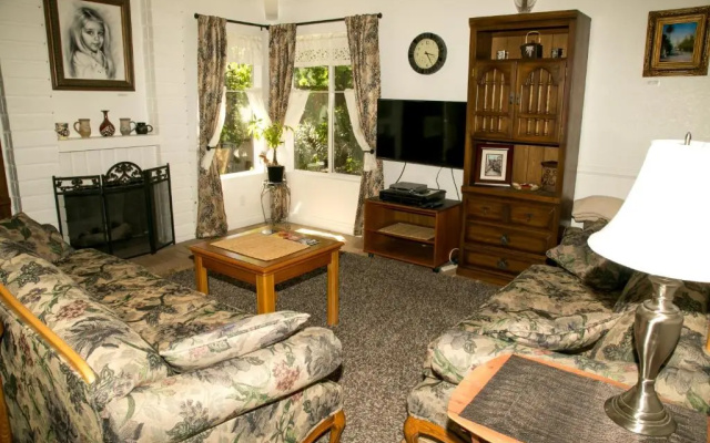 photo 3 of Quiet Private House 15 min to Beach