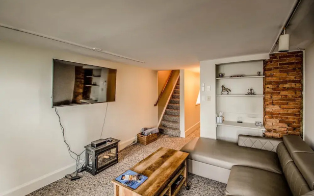 photo 4 of Quirky Downtown Loft