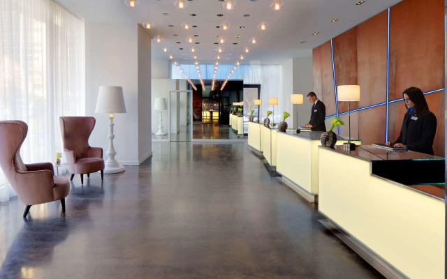 photo 2 of Radisson Blu Aqua Hotel Chicago