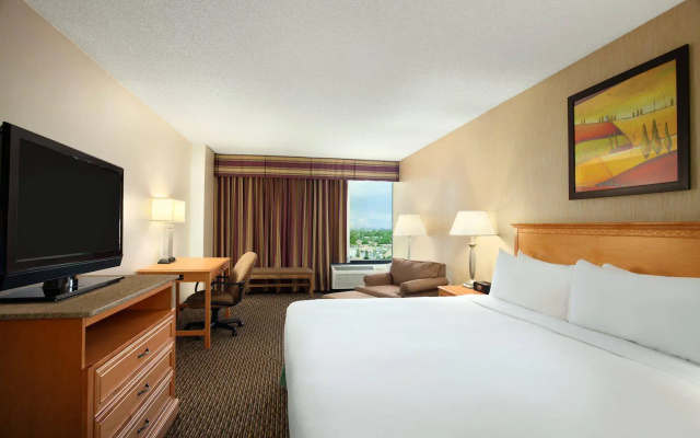 photo 3 of Radisson Hotel Denver - Aurora