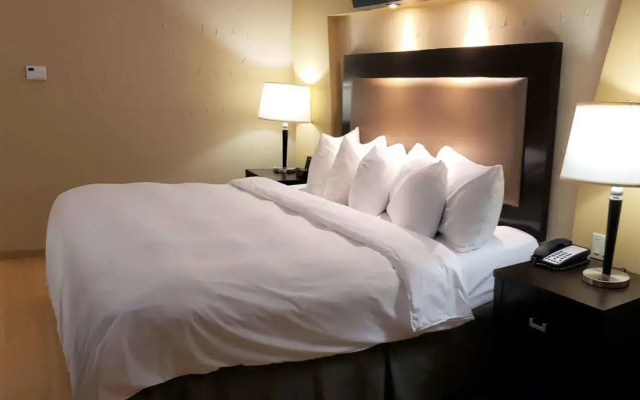 photo 3 of Radisson Hotel Baton Rouge