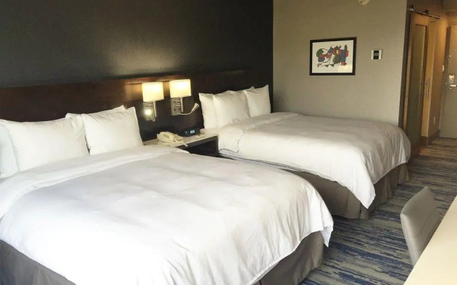 photo 3 of Delta Hotels by Marriott Detroit Metro Airport