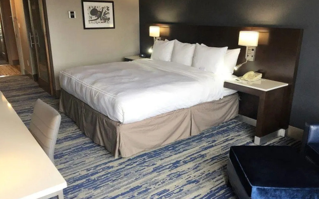 photo 4 of Delta Hotels by Marriott Detroit Metro Airport