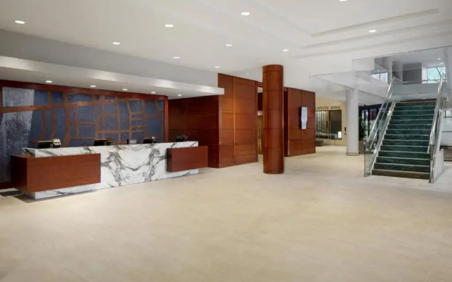 photo 2 of DoubleTree by Hilton Manchester Downtown