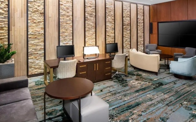 photo 3 of DoubleTree by Hilton Manchester Downtown
