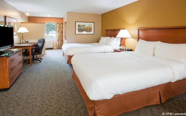 photo 3 of Hampton Inn Glendale Milwaukee, WI
