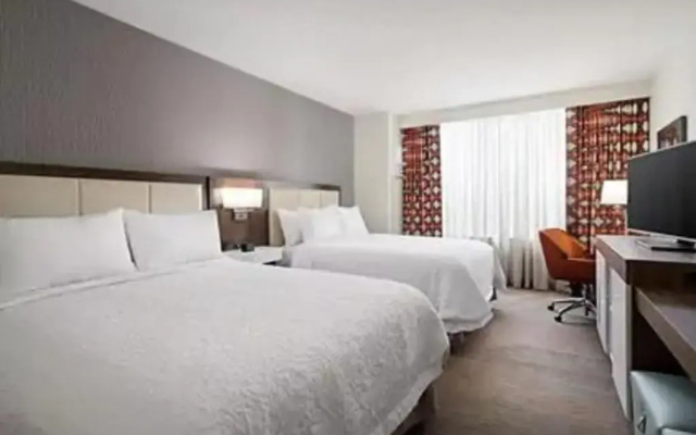 photo 4 of Hampton Inn Glendale Milwaukee, WI