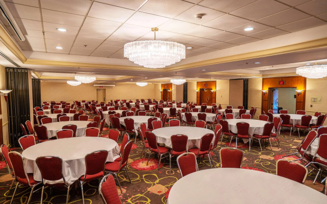 photo 5 of Radisson Hotel Milwaukee West