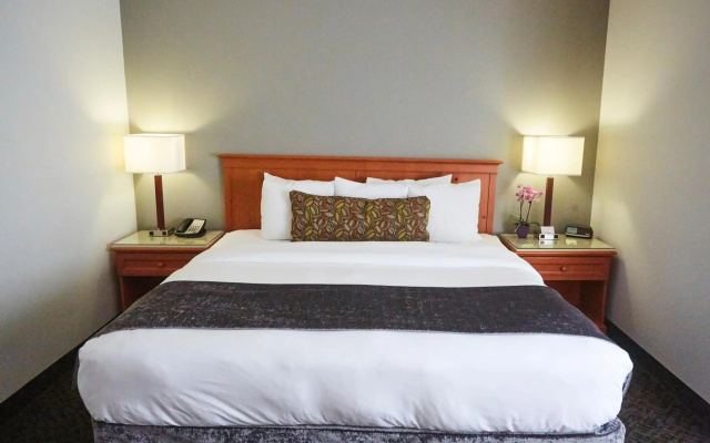 photo 5 of Radisson Hotel Portland Airport